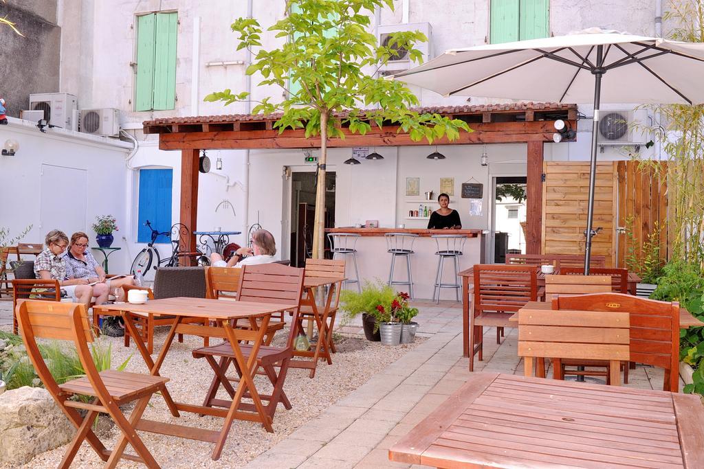 Hotel Durand Le Patio Alès Esterno foto